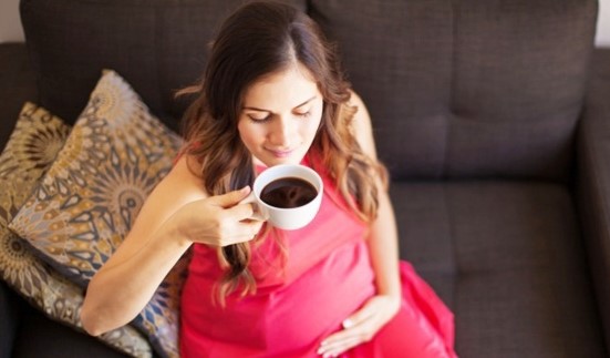 dampak negatif ibu hamil minum kopi